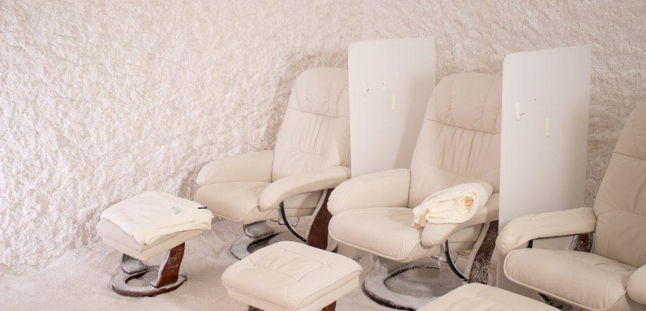 Salt Suite Chairs and blankets.